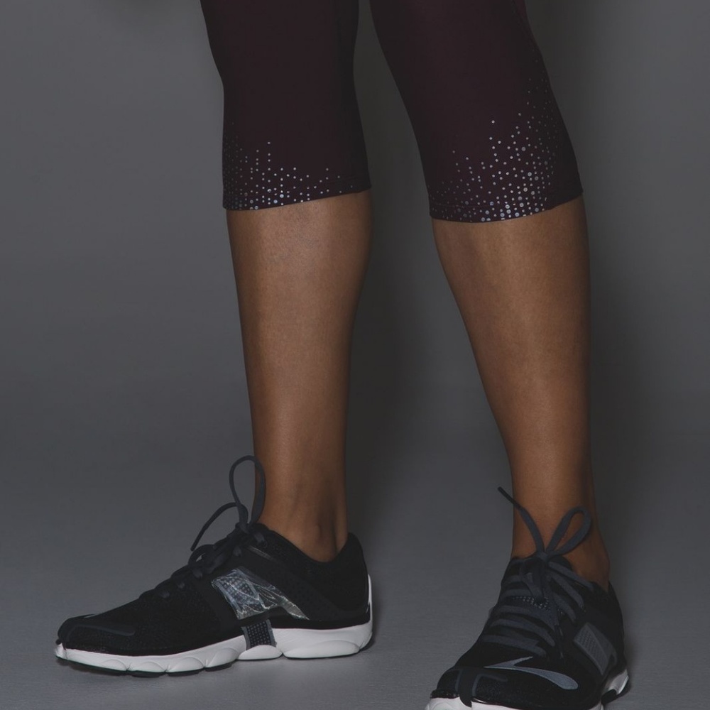 Lululemon Tight Stuff Crop Bordeaux Drama / Raspbe - Picture 6 of 7